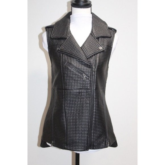BCBGMaxAzria Jackets & Blazers - BCBG MAX AZRIA Maxazria $198 Solid Black Moto Vest Jacket Waffle Print Small VGC